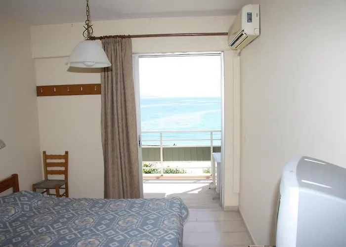 Pantelis 3* Poros (Kefalonia)